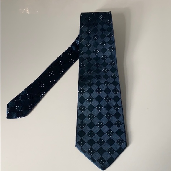 Giorgio Armani Silk Tie - Picture 3 of 4